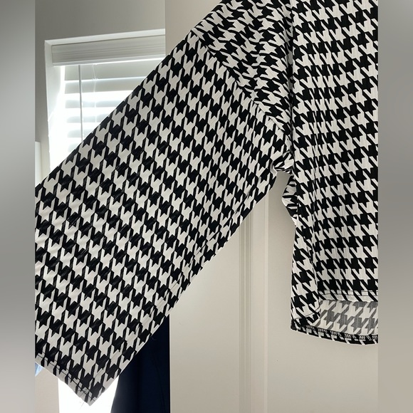 BRAND NEW turtle neck top - Picture 2 of 3